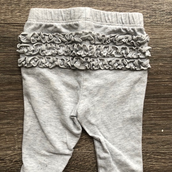 0-3M Gymboree T-shirt & Old Navy Leggings - Picture 4 of 6